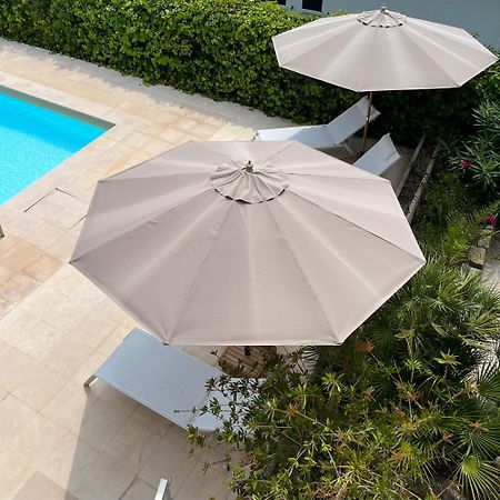 Villa Paradis 雷以桑布尔 外观 照片